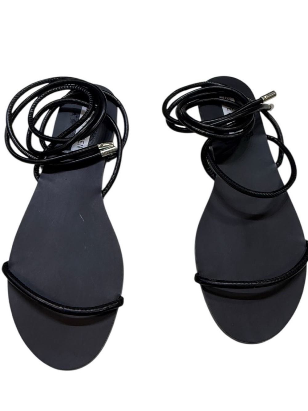 Steve Madden Black Minimalist Sandals NWOT CBOX6 TWIRL